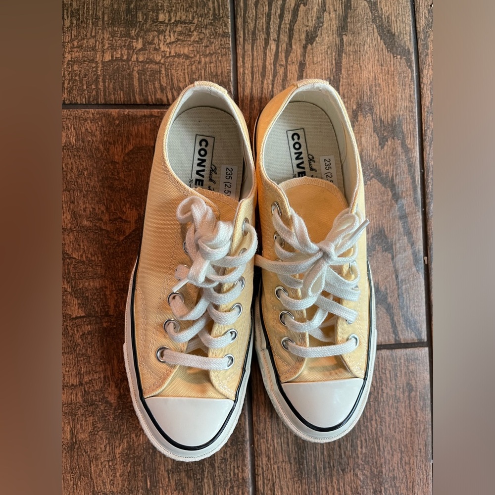Converse Chunk Taylor All Star Women 6.5